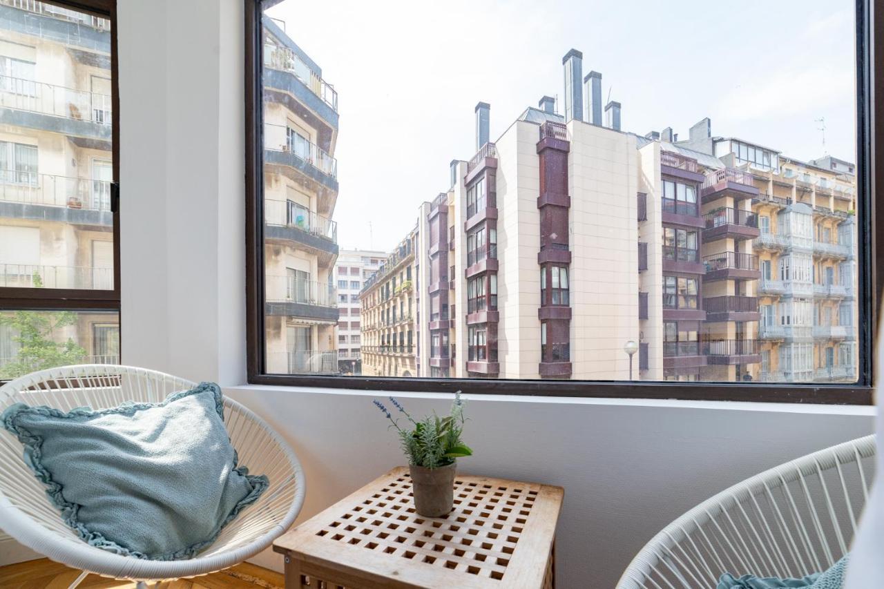 La Concha Cozy Balcony Apartment By Cisan Rentals San Sebastian Exterior photo